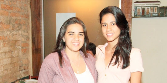 Ana Flora Garcia e Carolina Leal em pose especial para a Insight
